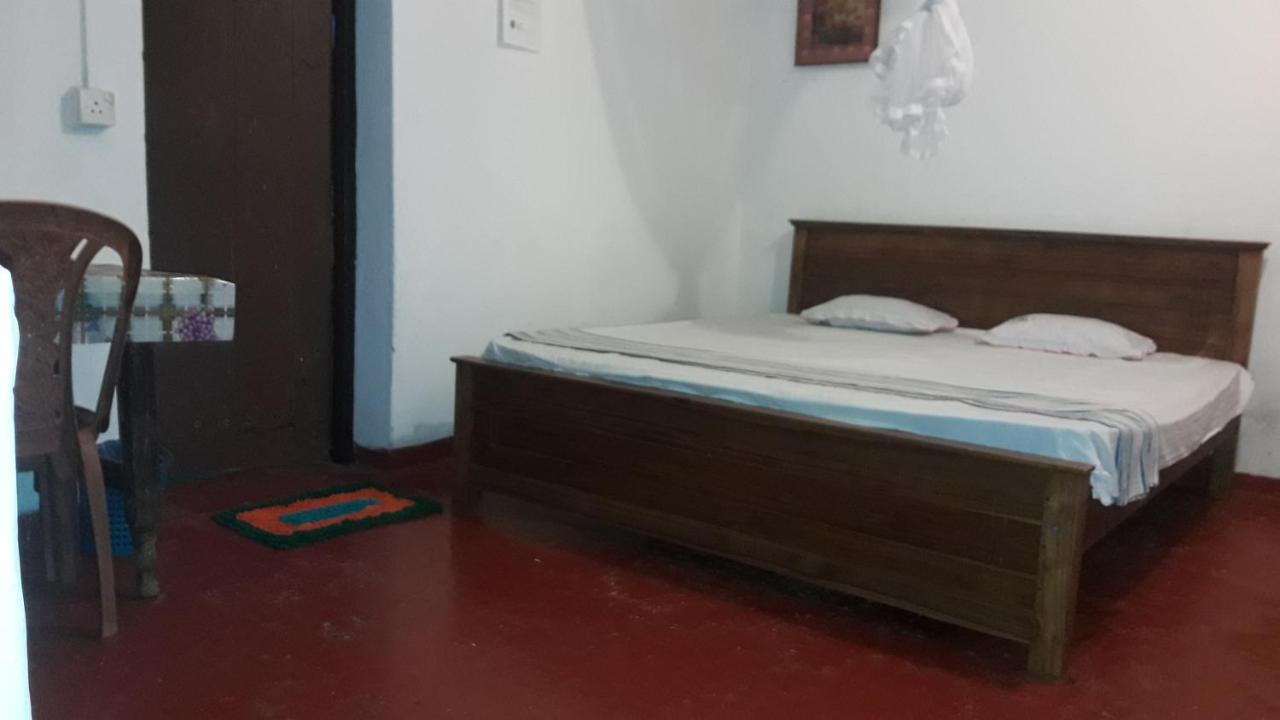 Colonial Surfing Villa Hostel & Home Stay ميديغاما إيست المظهر الخارجي الصورة