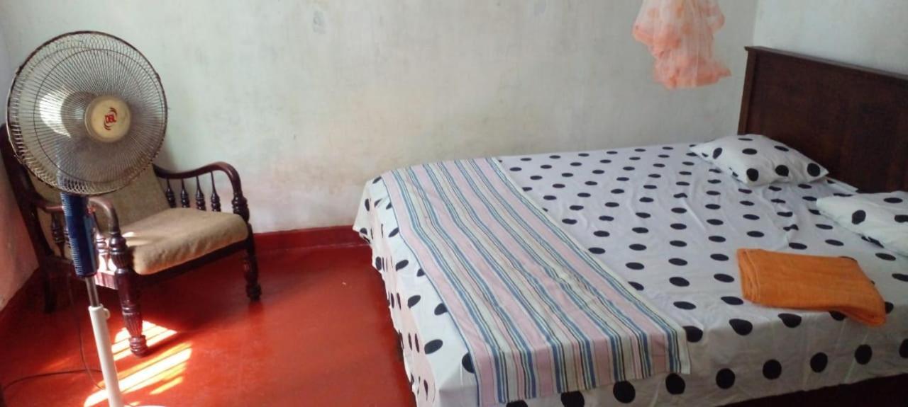 Colonial Surfing Villa Hostel & Home Stay ميديغاما إيست المظهر الخارجي الصورة