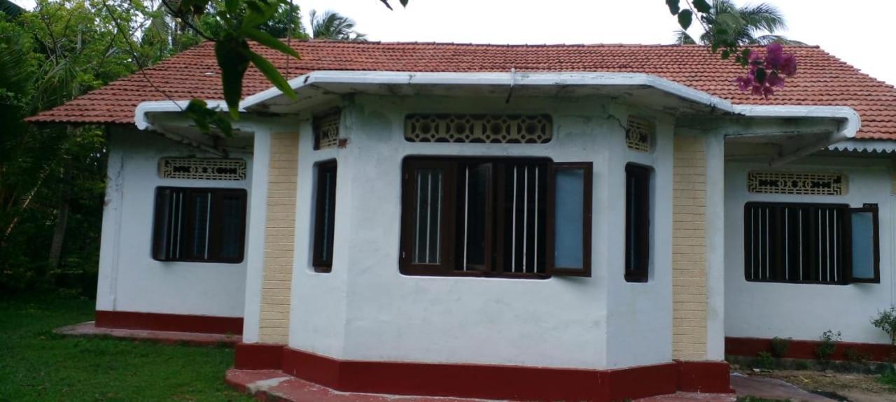 Colonial Surfing Villa Hostel & Home Stay ميديغاما إيست الغرفة الصورة