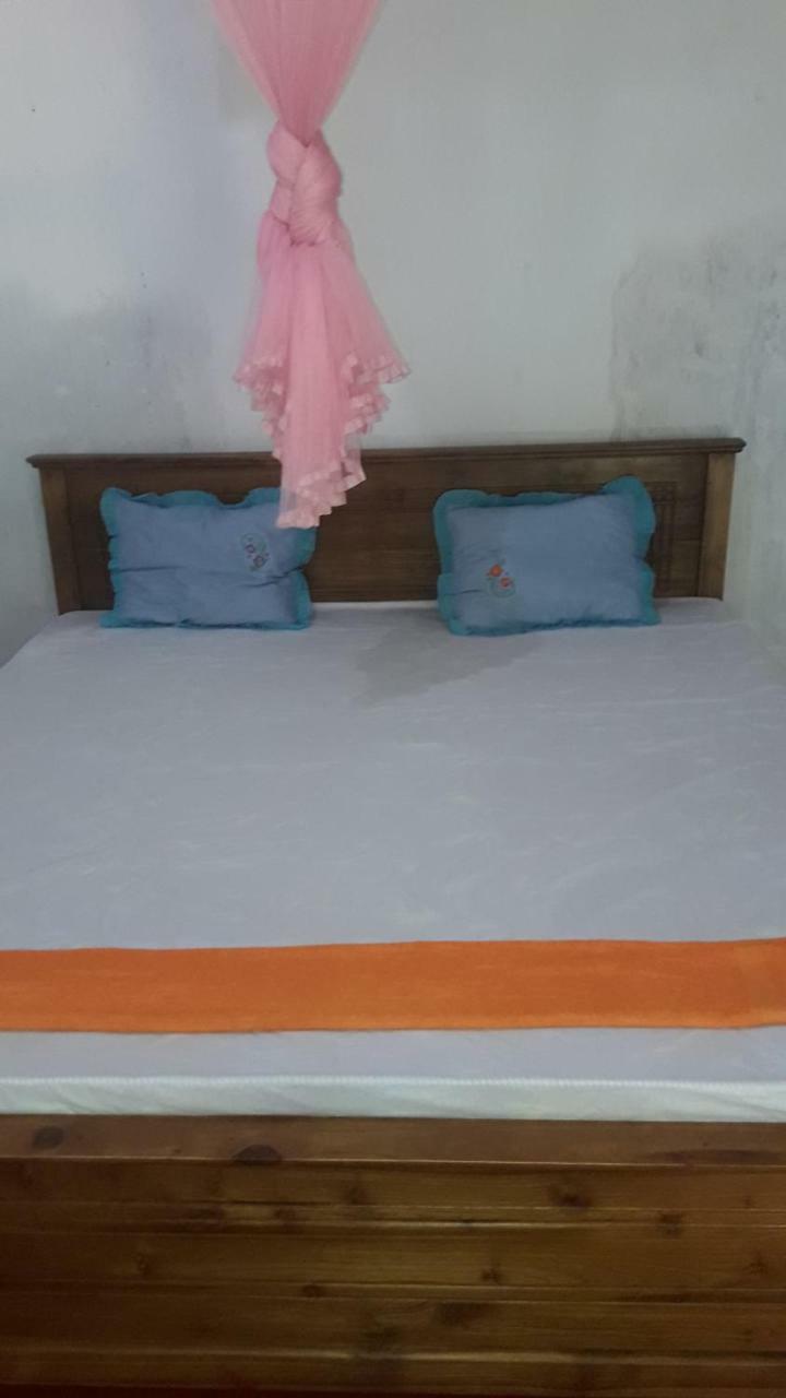 Colonial Surfing Villa Hostel & Home Stay ميديغاما إيست المظهر الخارجي الصورة
